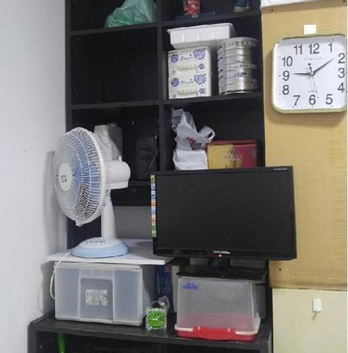 过道|一家四口住房，百万“豪宅”仅35㎡，进门就是卧室，太憋屈了