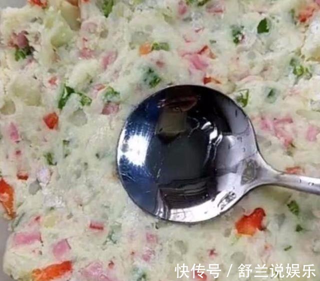 土豆用此做法,喷香绵软,5块钱一大盘,孩子最爱吃