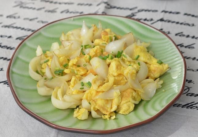 百合|失眠最怕这道菜,每天炒一盘,简单易学,养心安神,一觉睡到大天亮