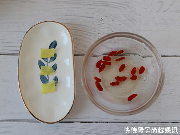 花青素|“天然花青素”被发现,每天拿它泡水喝,延缓衰老,40岁不显老