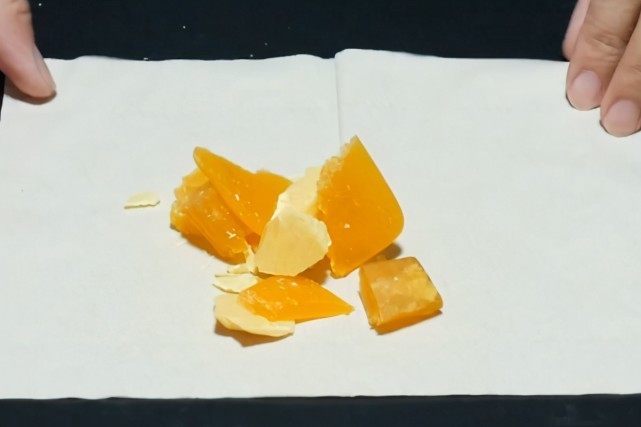 变废为宝|用剩下的肥皂头别扔了，放在塑料瓶里特别“值钱”，学会受用一生