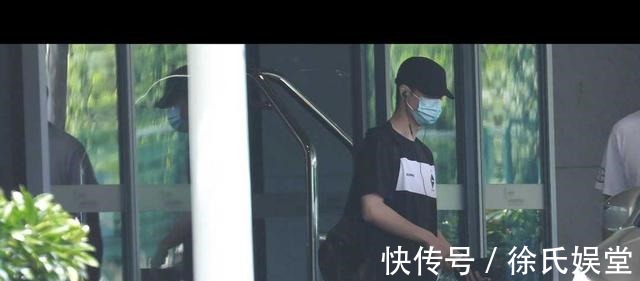 杨凯|王一博录制《街舞4》路透,王一博《天天向上》预告蓝色西装好正