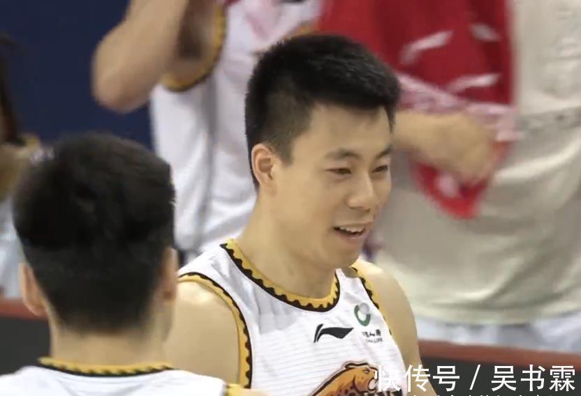 赵继伟|张镇麟16中11!郭艾伦休战,辽宁队半场60分,天津双外援成摆设