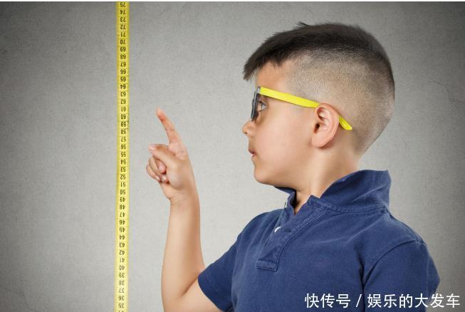 医生|15岁男孩停止长高，检查后骨龄已成年，医生：别乱给孩子吃东西