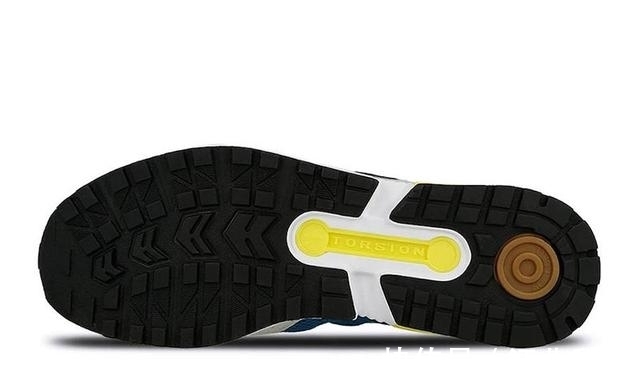 consortium|懵逼了!打开鞋盒,里面竟有「三只」球鞋……