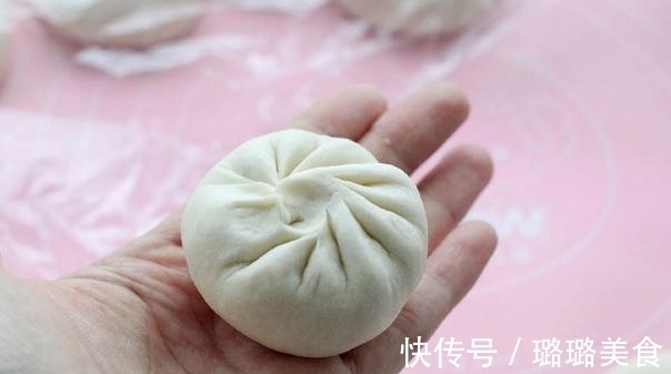 豆沙|教你做出暄软豆沙包,上锅蒸10分钟,等5分钟出锅才更香甜