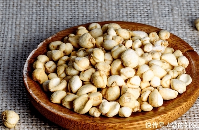 切块准备|秋季砂锅水果排骨汤,清甜爽口营养滋润,又好喝的汤水!