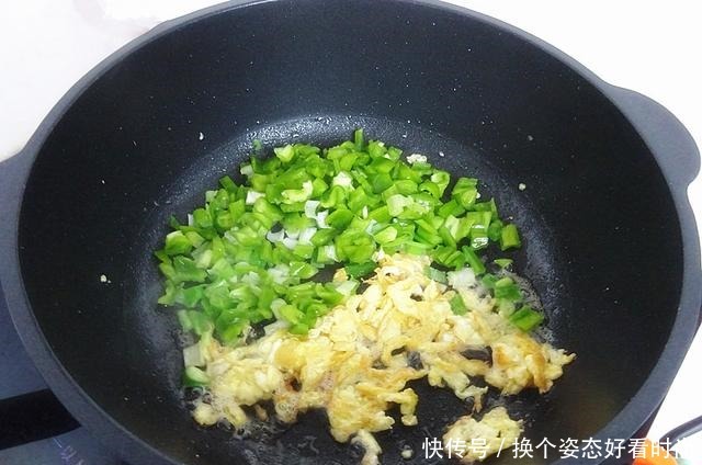 早餐|这是我最爱的早餐,从小就爱吃,只要加了它,连续吃都吃不够