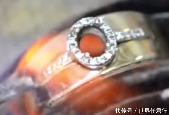 六爪|原来钻戒上的钻石是这样镶上去的,太漂亮了!
