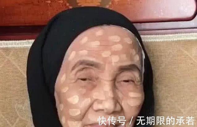 化妆|小姐姐给90岁奶奶化妆,看到正脸那一刻,网友:蒙娜丽莎?