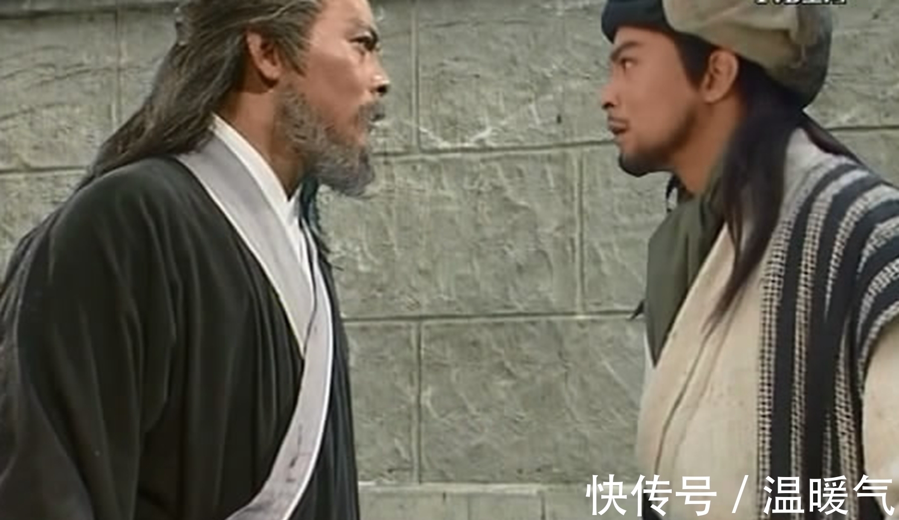 乔峰#同为《天龙八部》“四绝”,鸠摩智和乔峰生死战,谁会技高一筹?