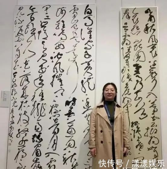 江苏凤凰文艺出版社@美女书法家靳慧慧获得兰亭大奖并非侥幸,拼的全是实力!