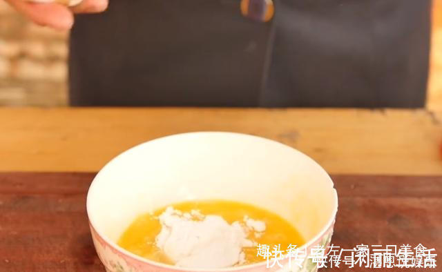 鸡蛋|苹果不要直接吃了，加2个鸡蛋，家里来客都不怕，端上桌就被抢光