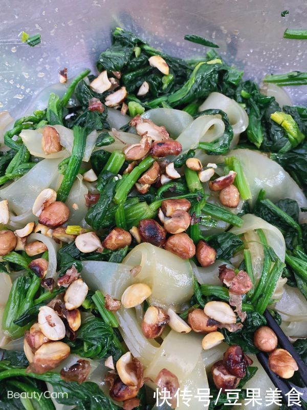 那一碗令人神往的凉拌菠菜