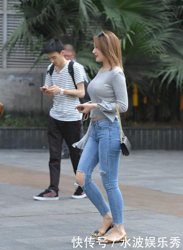 干净清爽,非常有质感的一条牛仔裤,穿出清新女人格调!