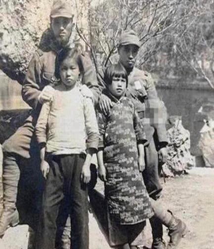 刺刀|镜头下真实的日本鬼子,把百姓抓来练刺刀,图9令鬼子崩溃的两个“铁疙瘩”