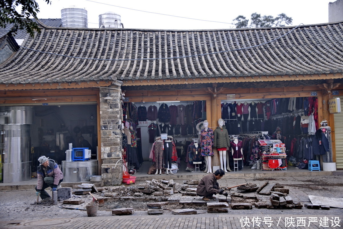 建水古城扫街照片【严建设】