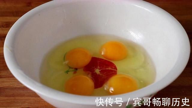 做法|荷包蛋这做法头一次见，又快速又不散开，一次做6个，太香了
