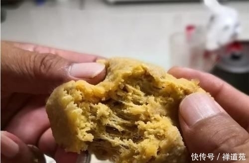  专供鲤鱼和草鱼的自制饵料，让你钓50斤的鱼获和玩一样