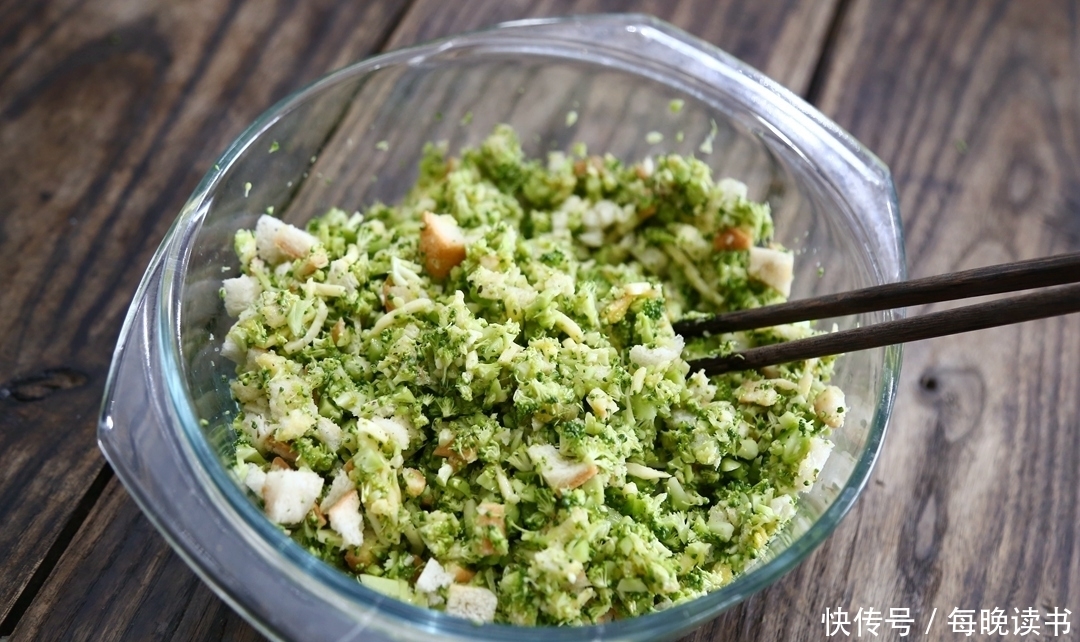 西兰花吃了几十年,第一次如此吃,秒赞800,天然“长高食谱”