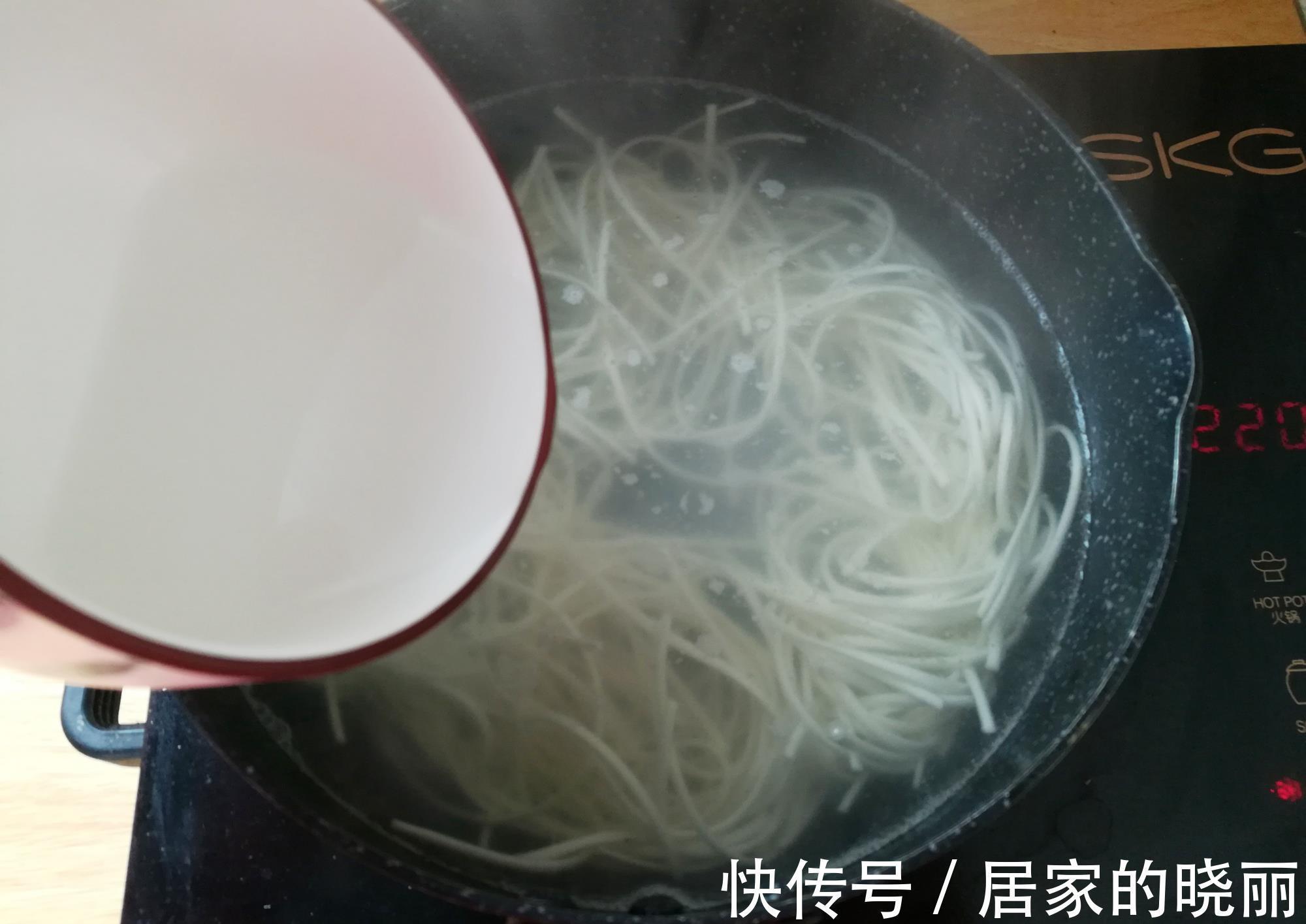 羡慕|早餐只有这碗阳春面,发朋友圈却人人羡慕,网友:可以享福了