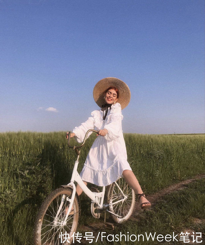  梦幻|油画风穿搭，朦胧浪漫，不一样的梦幻优雅感