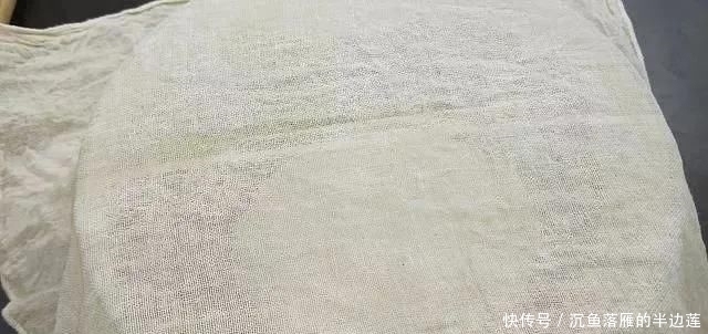 这个“饼”3天不吃就想的慌，金黄酥脆，又香又解馋，做法超简单