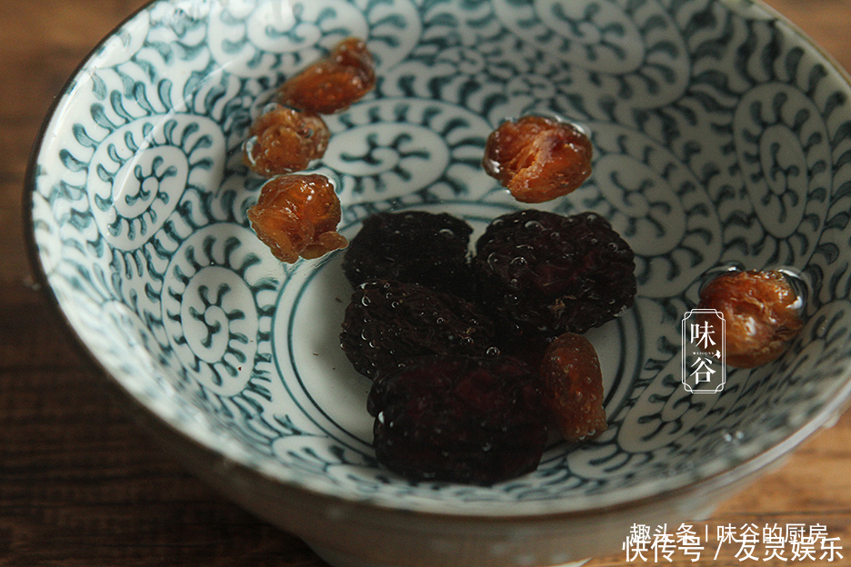 女人再忙也要爱自己,隔三差五来一碗,手脚不