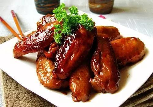 干辣椒|美食推荐虾仁蛋炒饭，可乐鸡翅，土豆辣子鸡，苦笋红烧肉