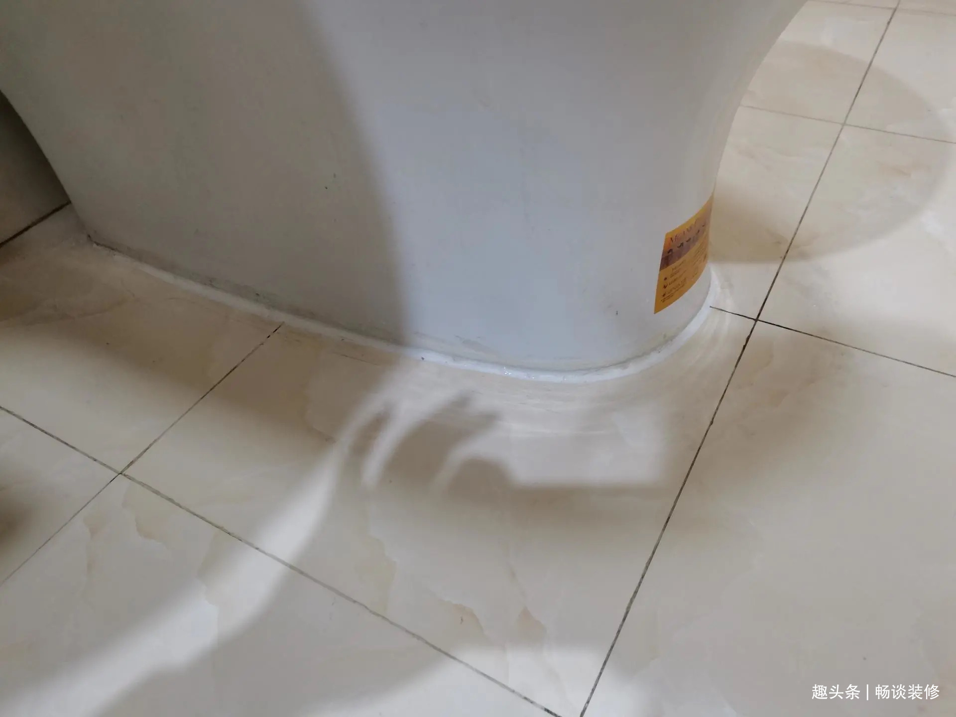 马桶|马桶脏了别费力刷,学会小妙招污垢清除一点都不费劲,轻松做懒人