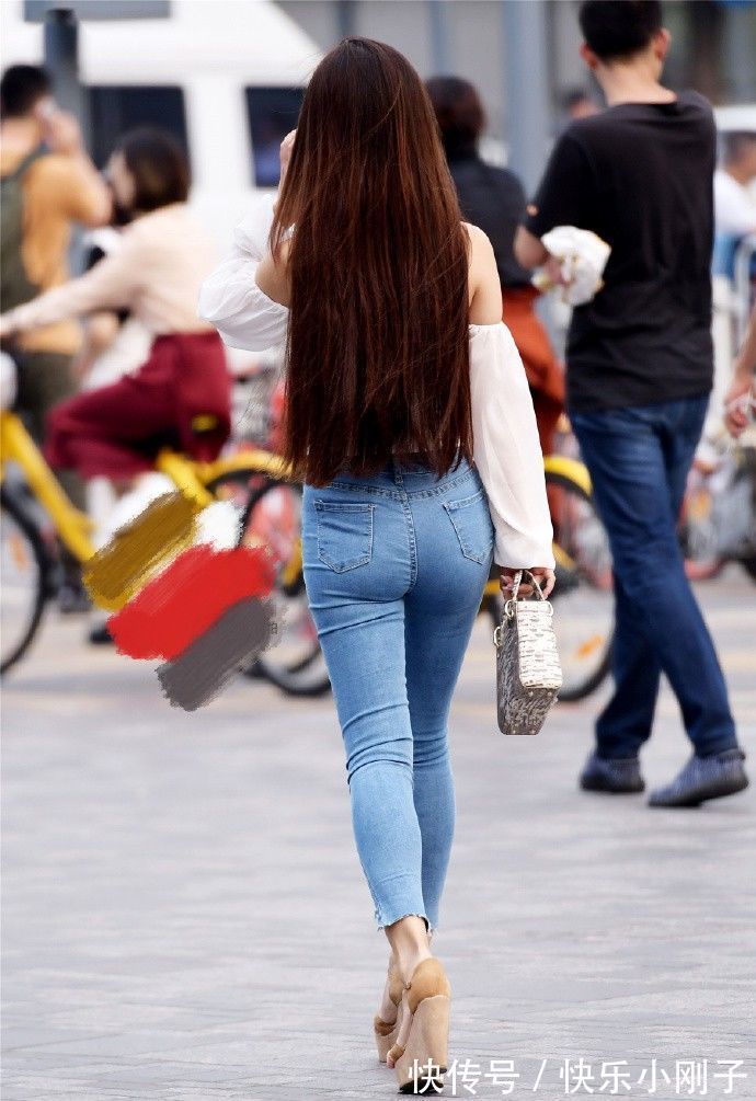 女生|爱穿牛仔裤的女生，身材就是好的，清爽又大方