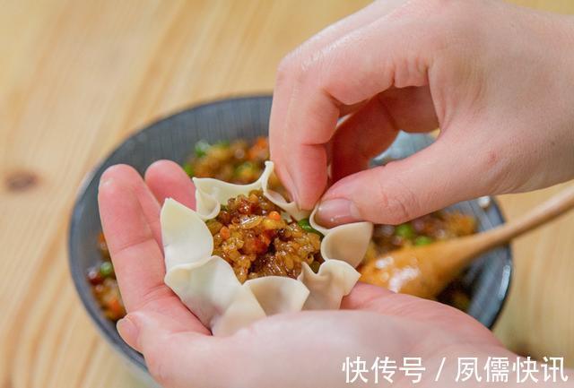 饺子|饺子皮谁还用来包饺子啊！朋友圈正火的3种新吃法，做早餐很合适