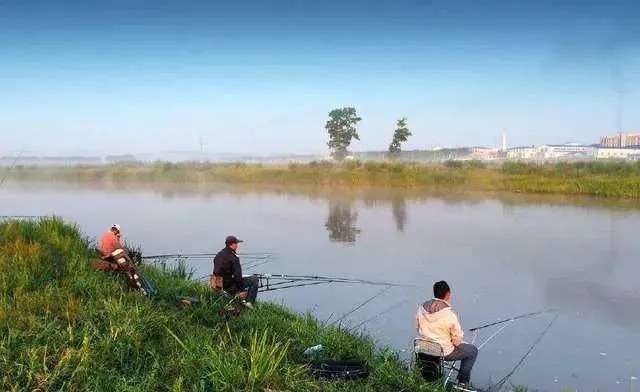 野钓遇到流水或大风时,你该这样钓,鱼获稳稳翻倍,没难度!