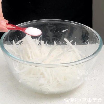 简单快手,下班回家也能做的水晶丸子