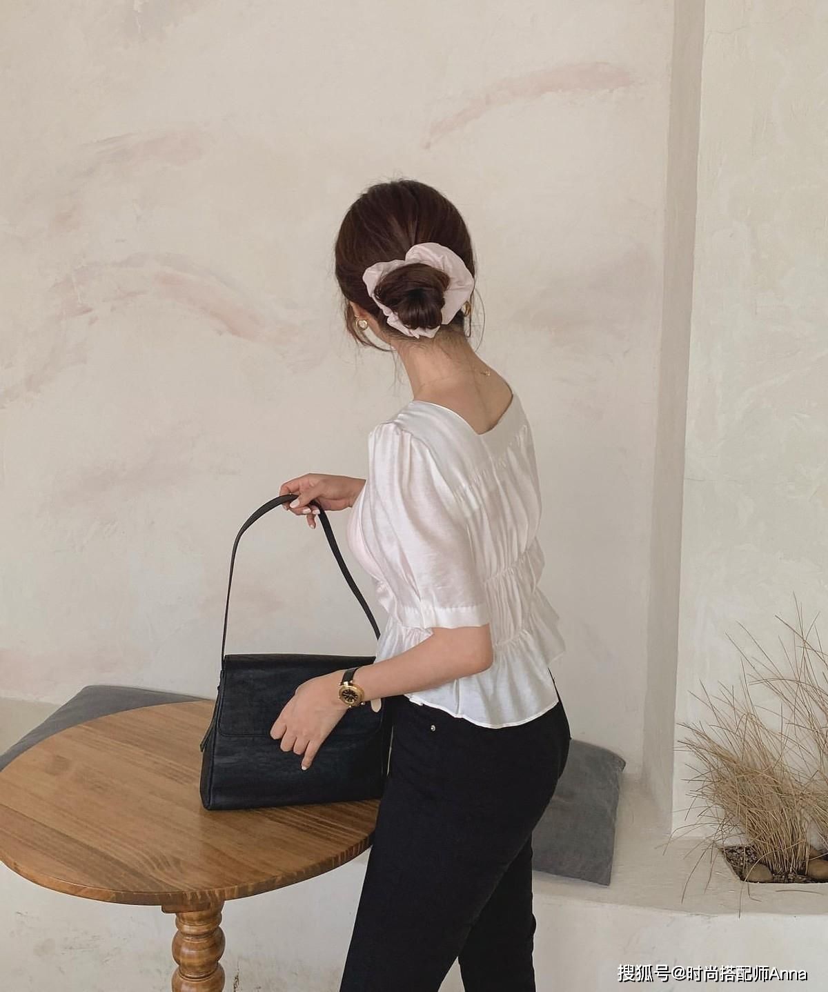 精英|短袖衬衫才是夏季真正的宠儿，气质又时髦，秒变职场女精英