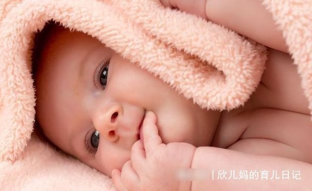 手眼|从小“吸手指”和“不吸手指”的宝宝,长大后,有这些明显的差距