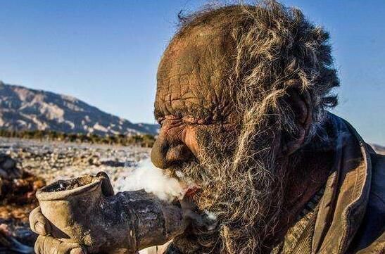  世界|世界上最奇葩的吉尼斯纪录，坚持60年不洗澡，很多人表示不理解