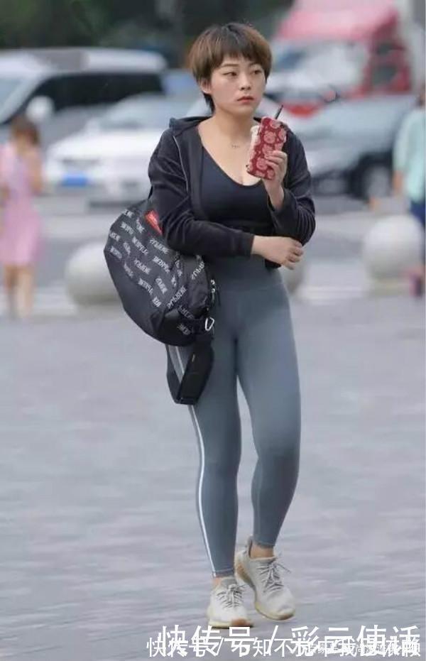 身材 “胯大肩宽”的女性,切忌穿搭太修身,一不小心被“坑惨”了!