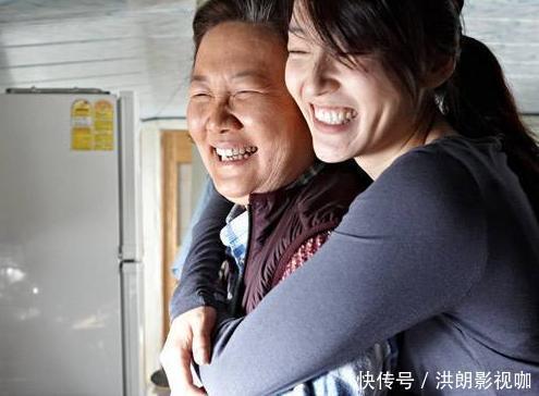 婷婷|6岁女儿交给奶奶带，两个月后去接的时候，妈妈着急爸爸笑弯腰