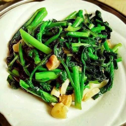  柠檬|美食优选：葱油拌豆腐，柠檬鸭，蒜蓉粉丝蒸多宝鱼，油渣炒菜心的做法