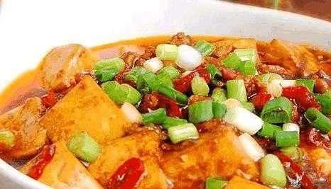 鱼香豆腐，酥软细嫩，口感多样，甜酸微辣，鱼香味浓