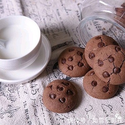 巧克力|集酥松的奶油和香醇的巧克力于一身,它就是巧趣多饼干