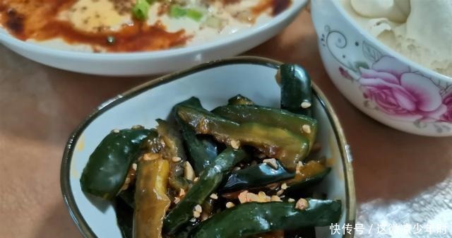 三口之家的周末晚餐,都是家常菜,花了不到30块,荤素搭配味道香!