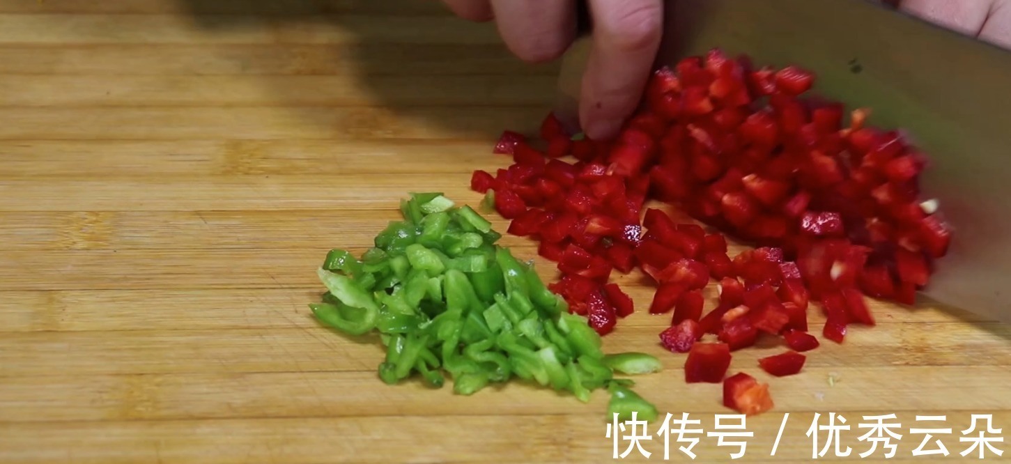 茄子鸡蛋小饼|茄子这样做太好吃了，不炒不炸，孩子天天吵着要吃，刚出锅就没了！