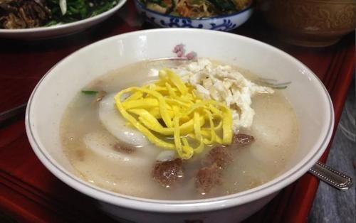 冬天一碗汤,不用医生找!大雪后常喝,润肺、养气血,全家都健康