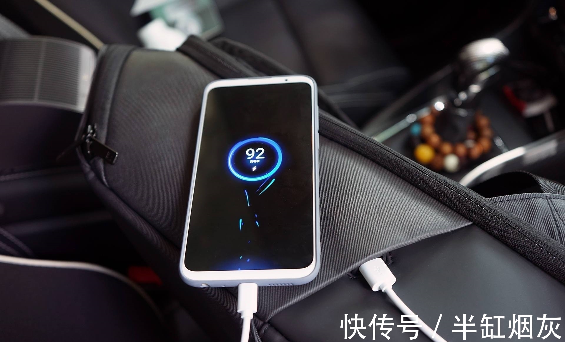 笔者 男人的背包就应该是这样有棱角,不复杂!第一眼就爱上了