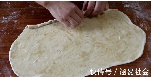 花椒粒|一碗面粉，2个萝卜，教你做好吃的萝卜丝饼，爱吃萝卜的快收藏
