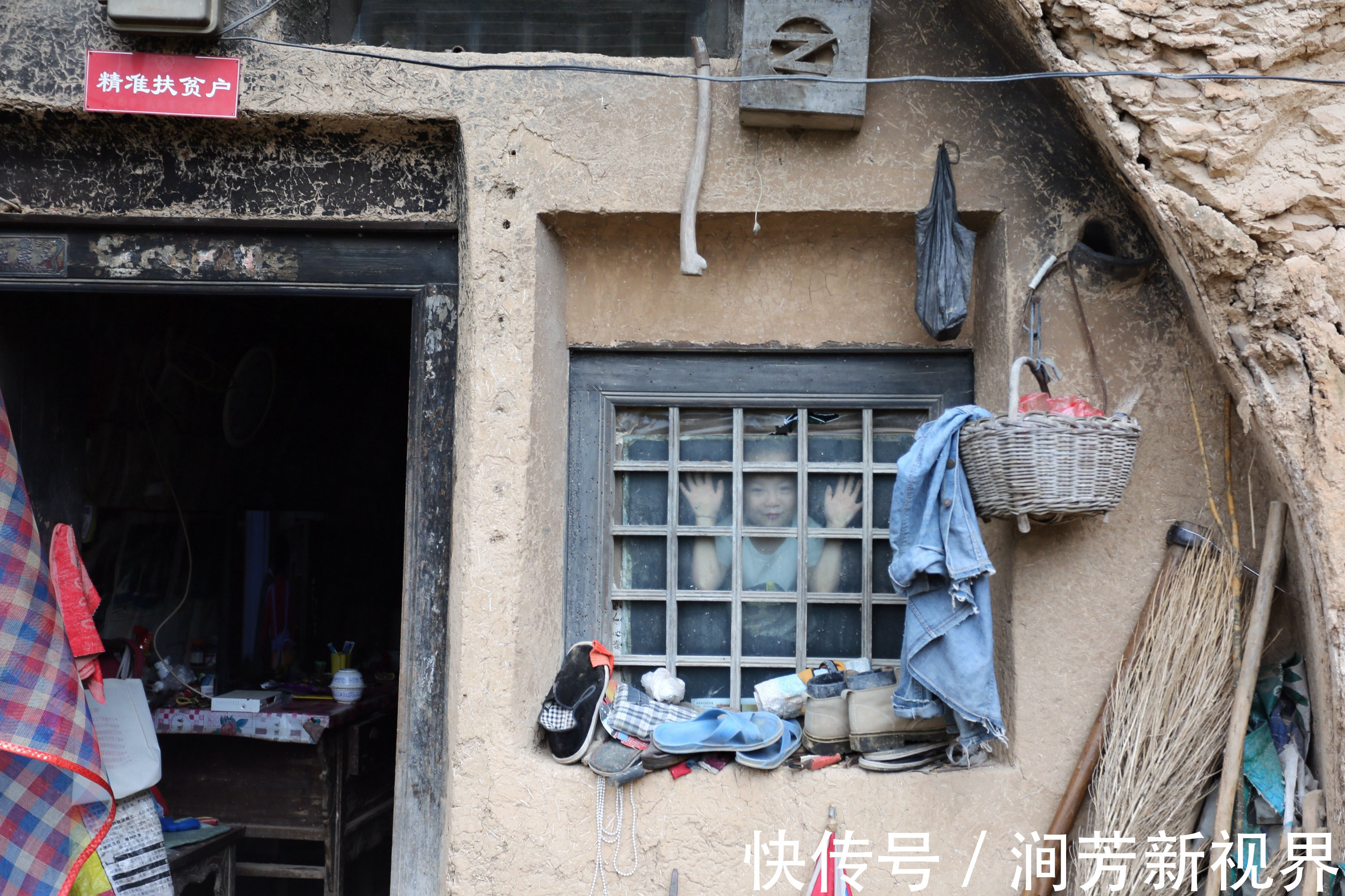 放暑假|孙子放暑假回农村避暑,6旬奶奶乐开了花,看奶奶陪孙子都玩些啥