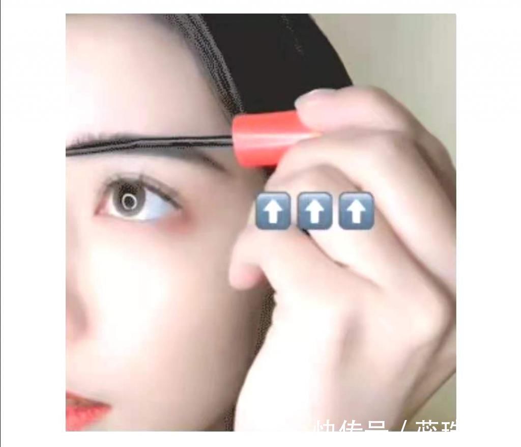 眼线|长期化妆和不化妆的女生,十年后区别也太大了吧?!