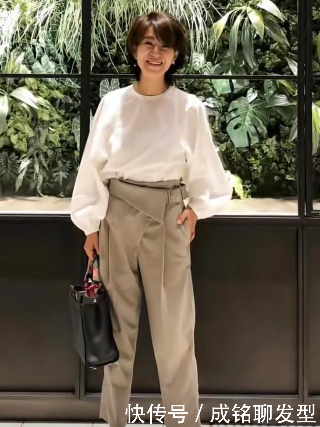 身材|这位50岁小个子博主,凭借减龄大气的穿搭出圈,美得猜不出年龄